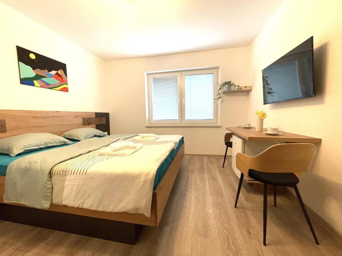 Apartments And Rooms Pri Baslju Cerkno Exterior photo